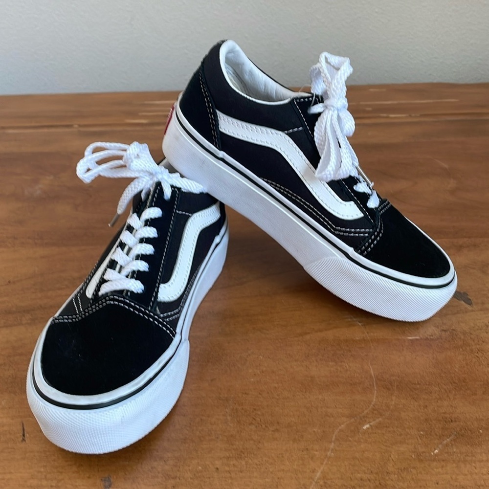 VANS NWOT Off the Wall Sneakers Size 13.5
